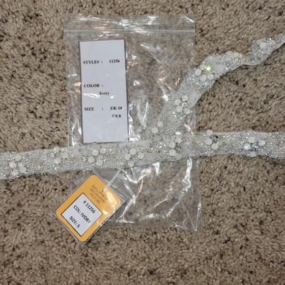 Brand New Allure Bridal Dress - Picture 5 of 8